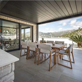 4 bedroom villa with pool and sea views near Dubrovnik sleeps 8